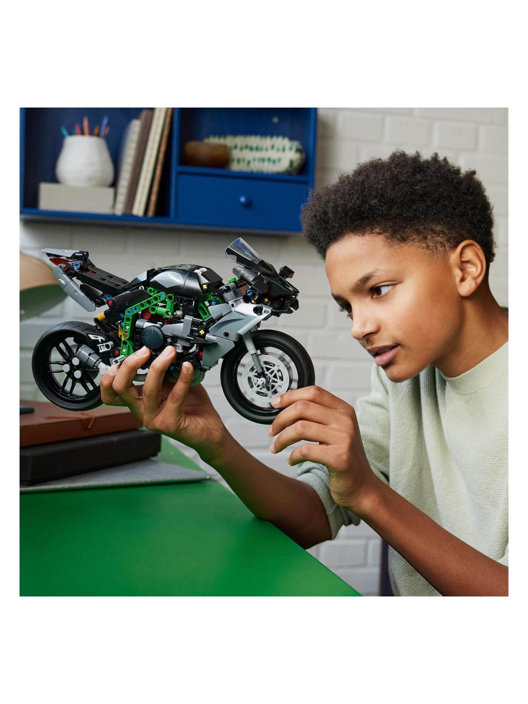 LEGO Technic Kawasaki Ninja H2R motorcycle model 1:8 scale - British product