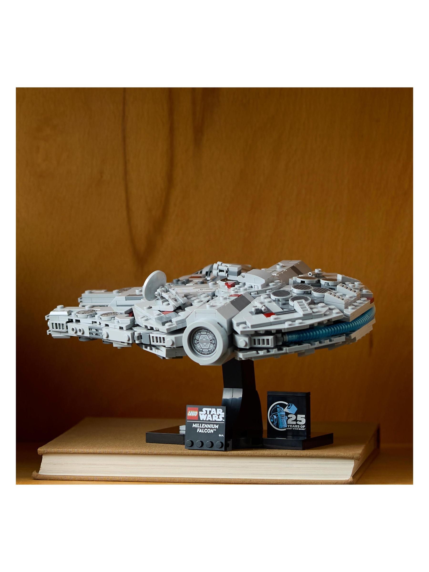 LEGO Star Wars Millennium Falcon model set 26cm (British brand)
