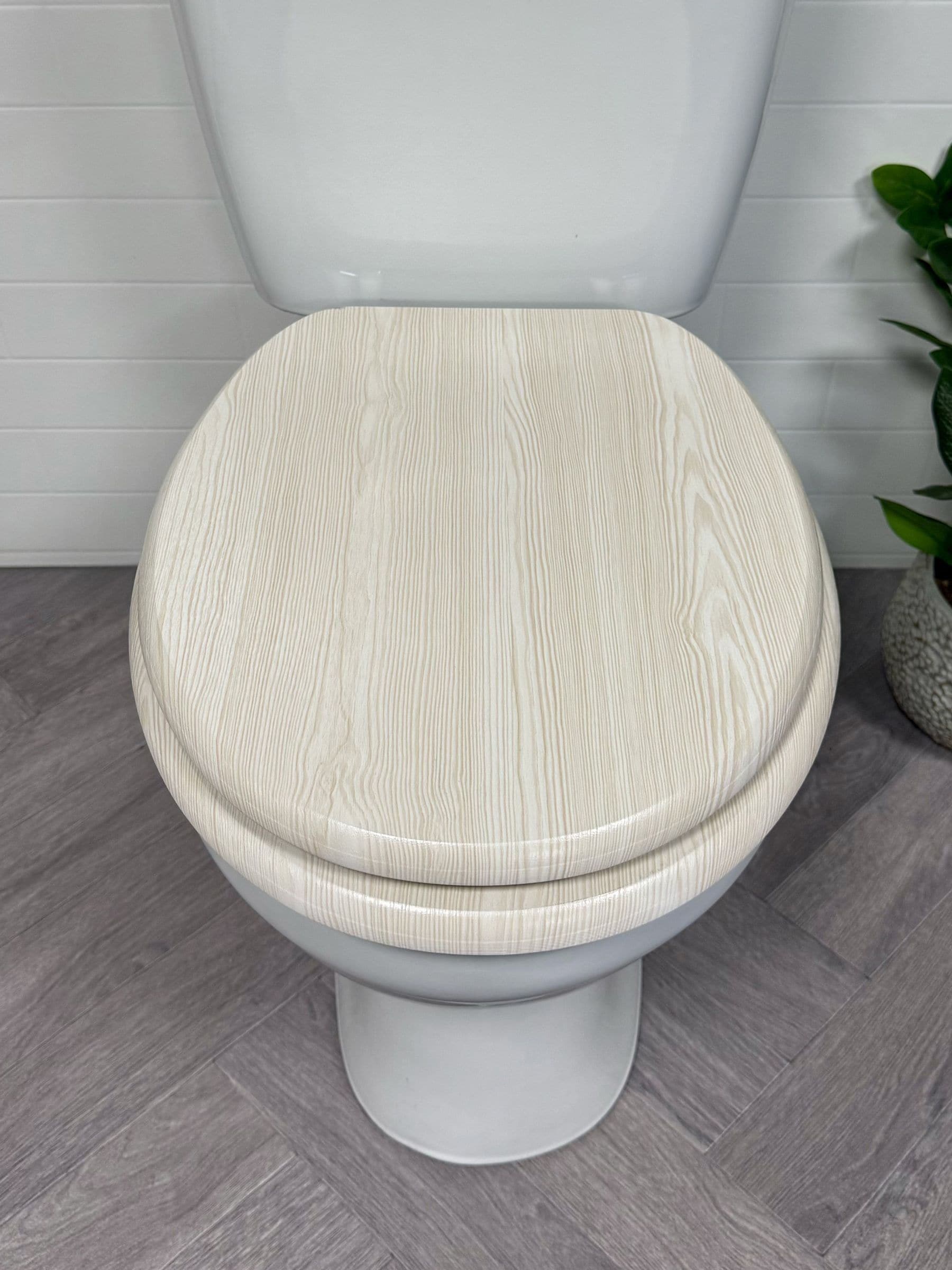 Showerdrape white oak Norfolk toilet seat (British brand)