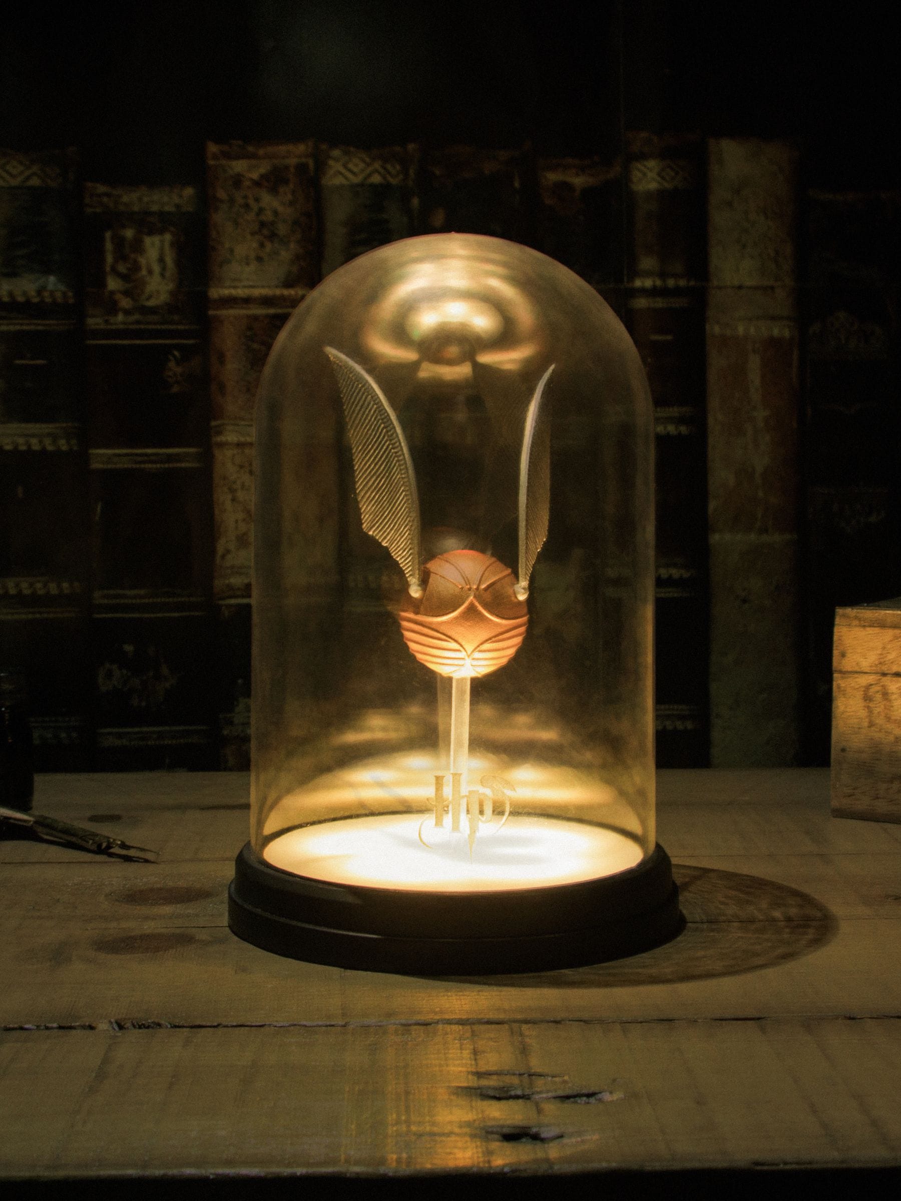Harry Potter Golden Snitch Light illuminated bell jar 20cm - British product