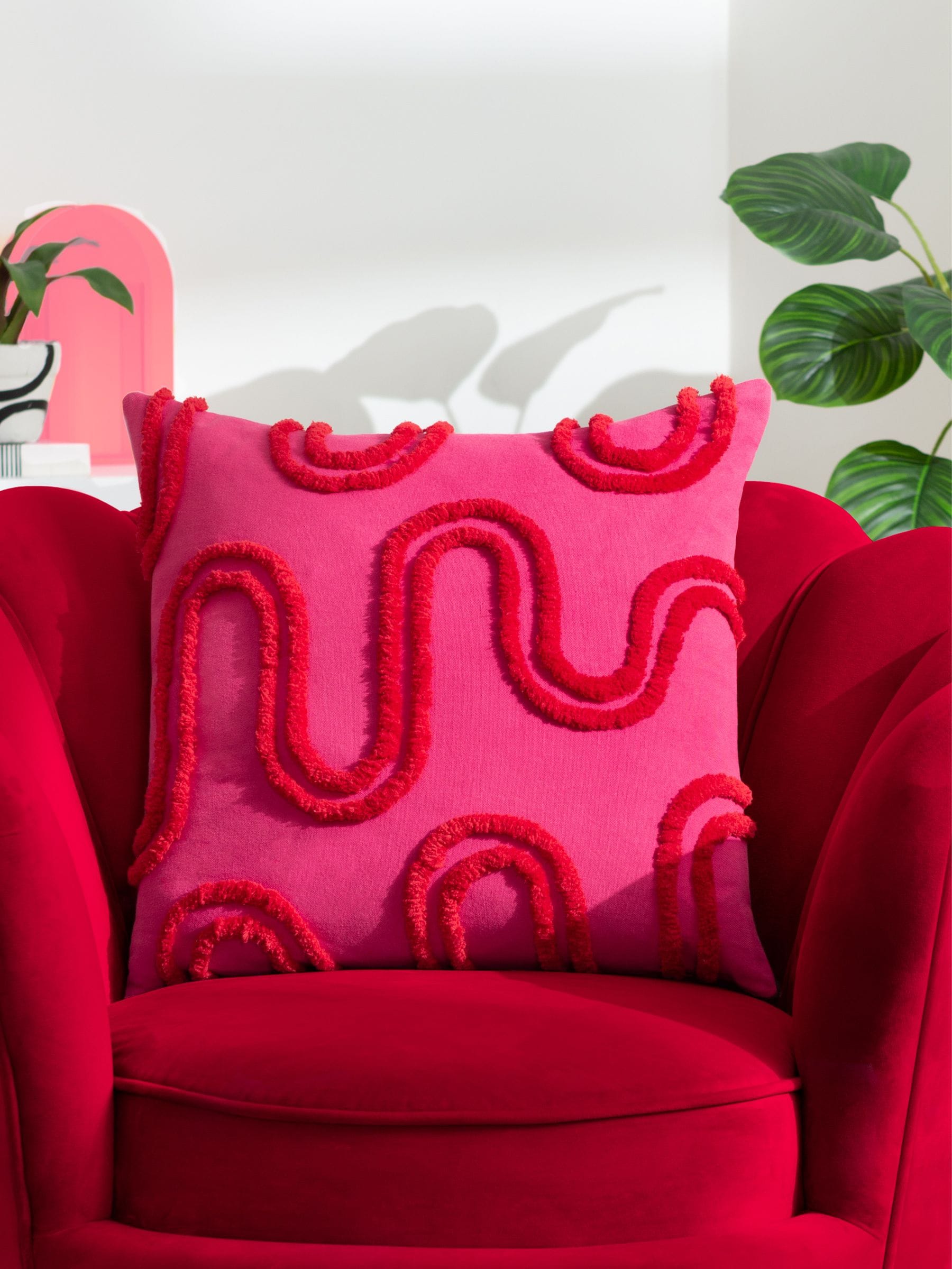 Heya Home pink Archie tufted cushion 45cm - British product