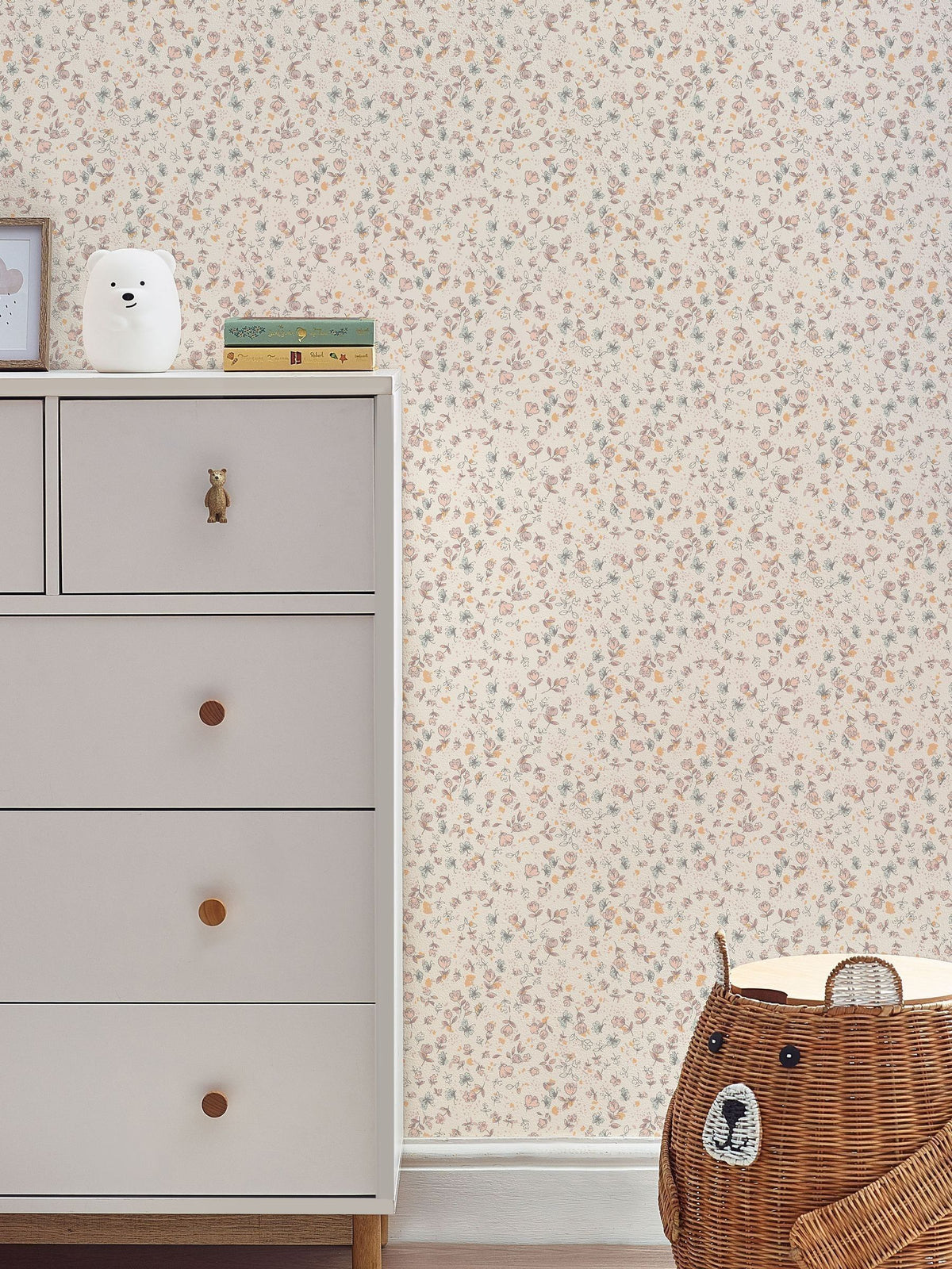 Calm ditsy floral wallpaper sample A4 - British product