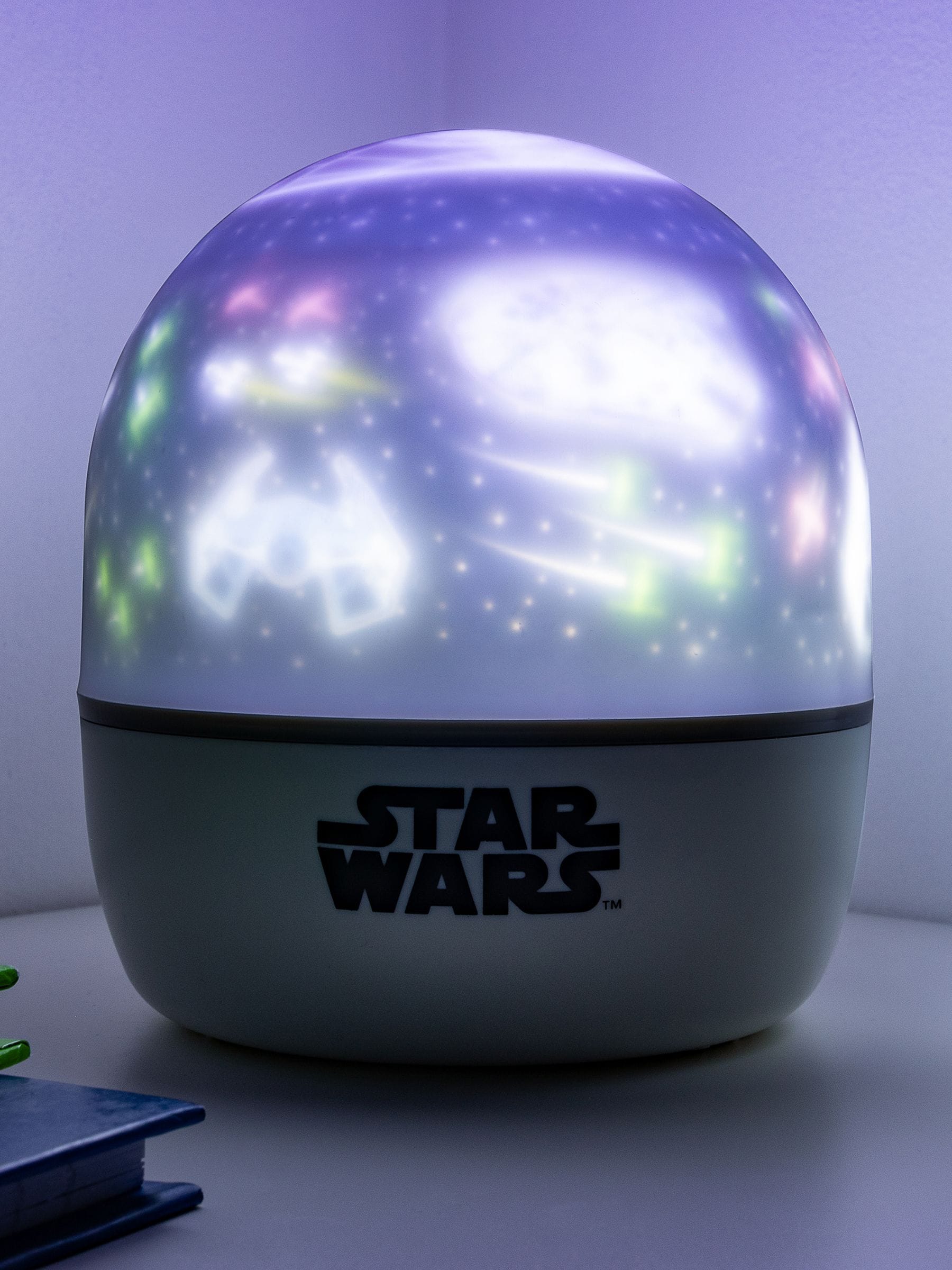 Star Wars Projection Light with two scenes - British product