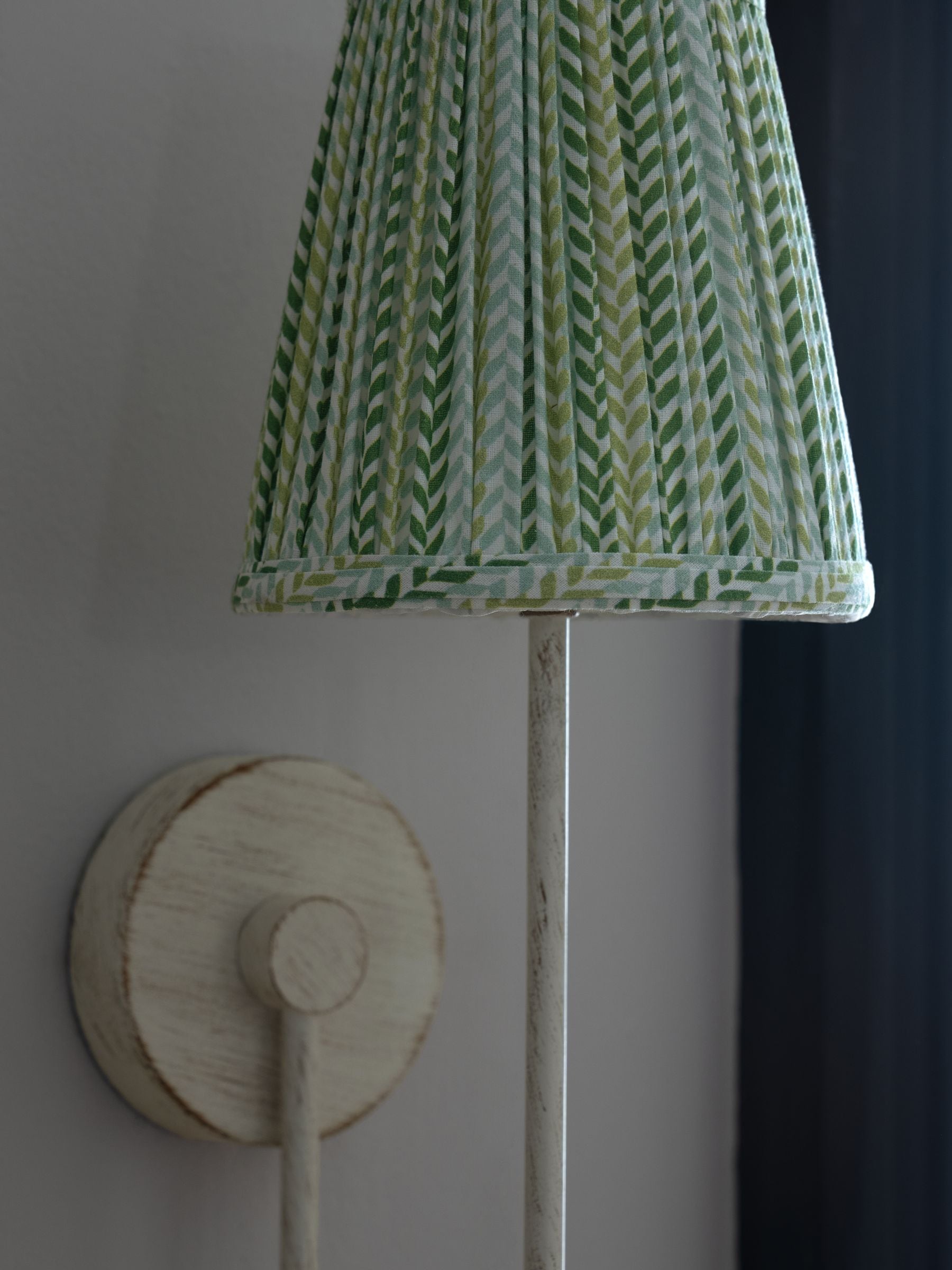 Nina Campbell Larch wall light Green/White 37cm - British product
