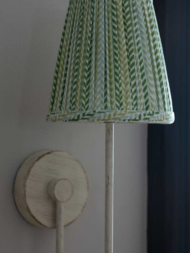 Nina Campbell Larch wall light Green/White 37cm - British product
