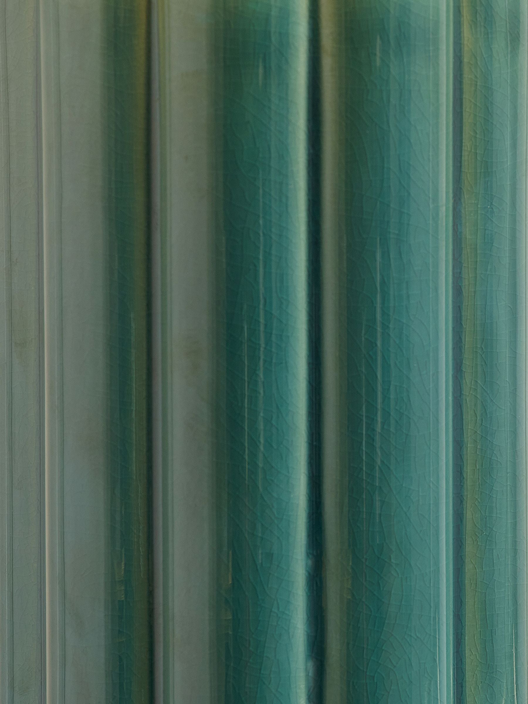 Pacific Green jade green ceramic table lamp 47cm, imported from the UK