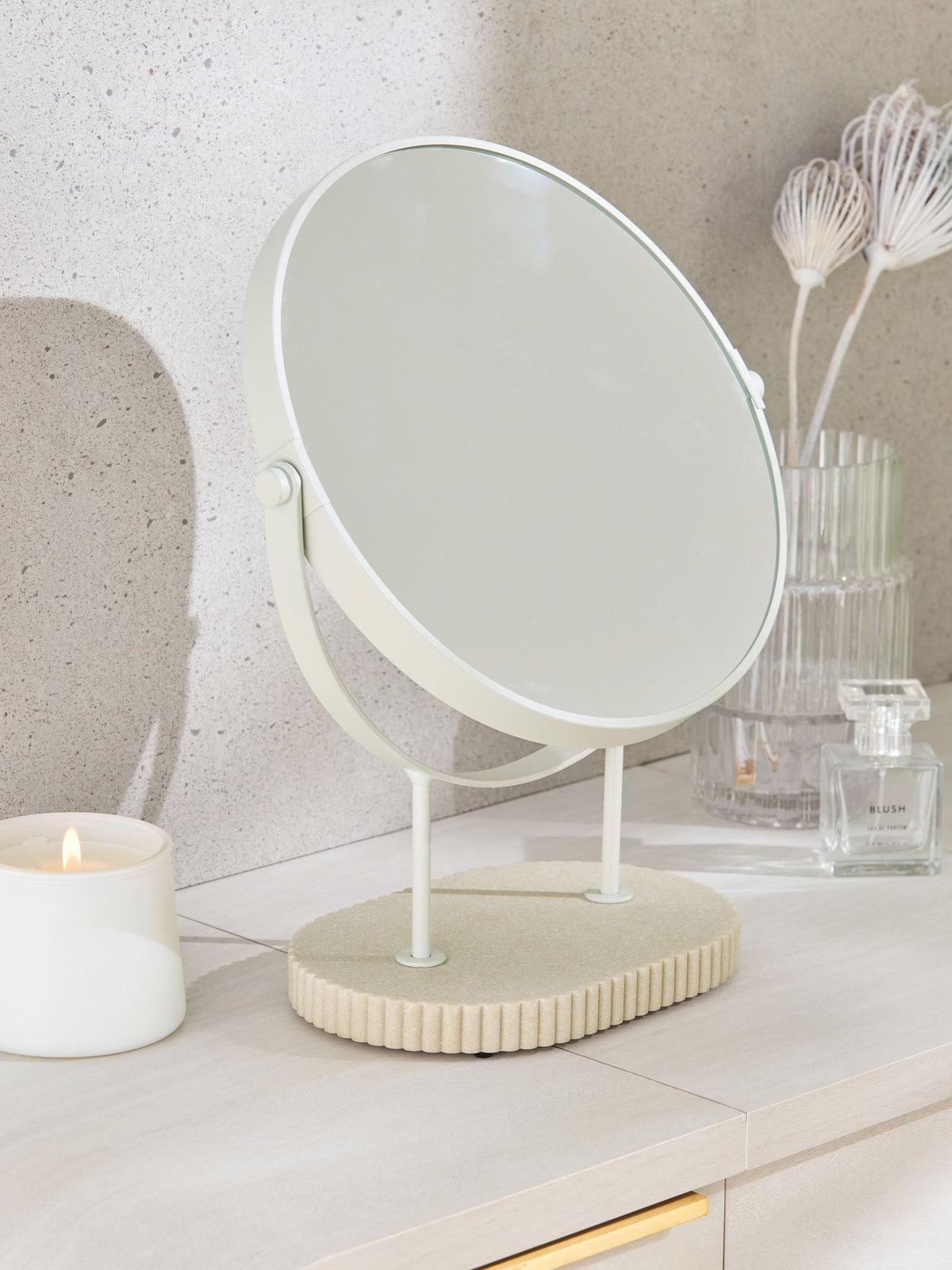 38.5cm height vanity mirror with 5x magnification, imported from the UK