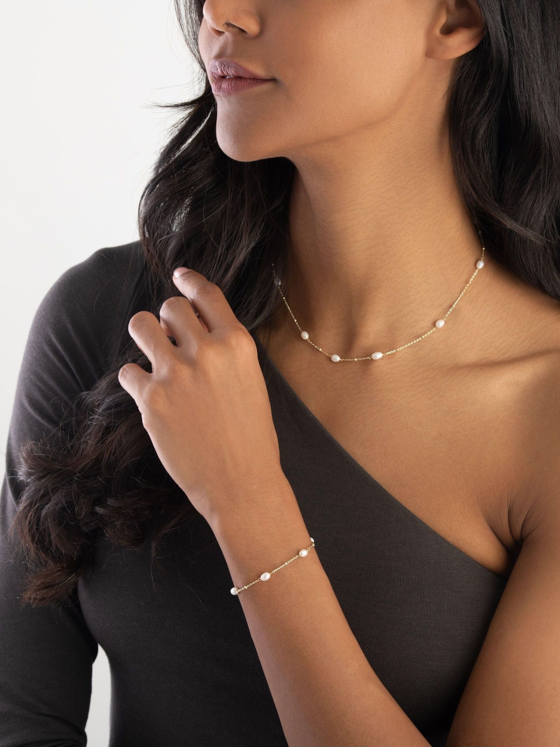 Beaverbrooks gold plated pearl necklace 45cm (British brand)
