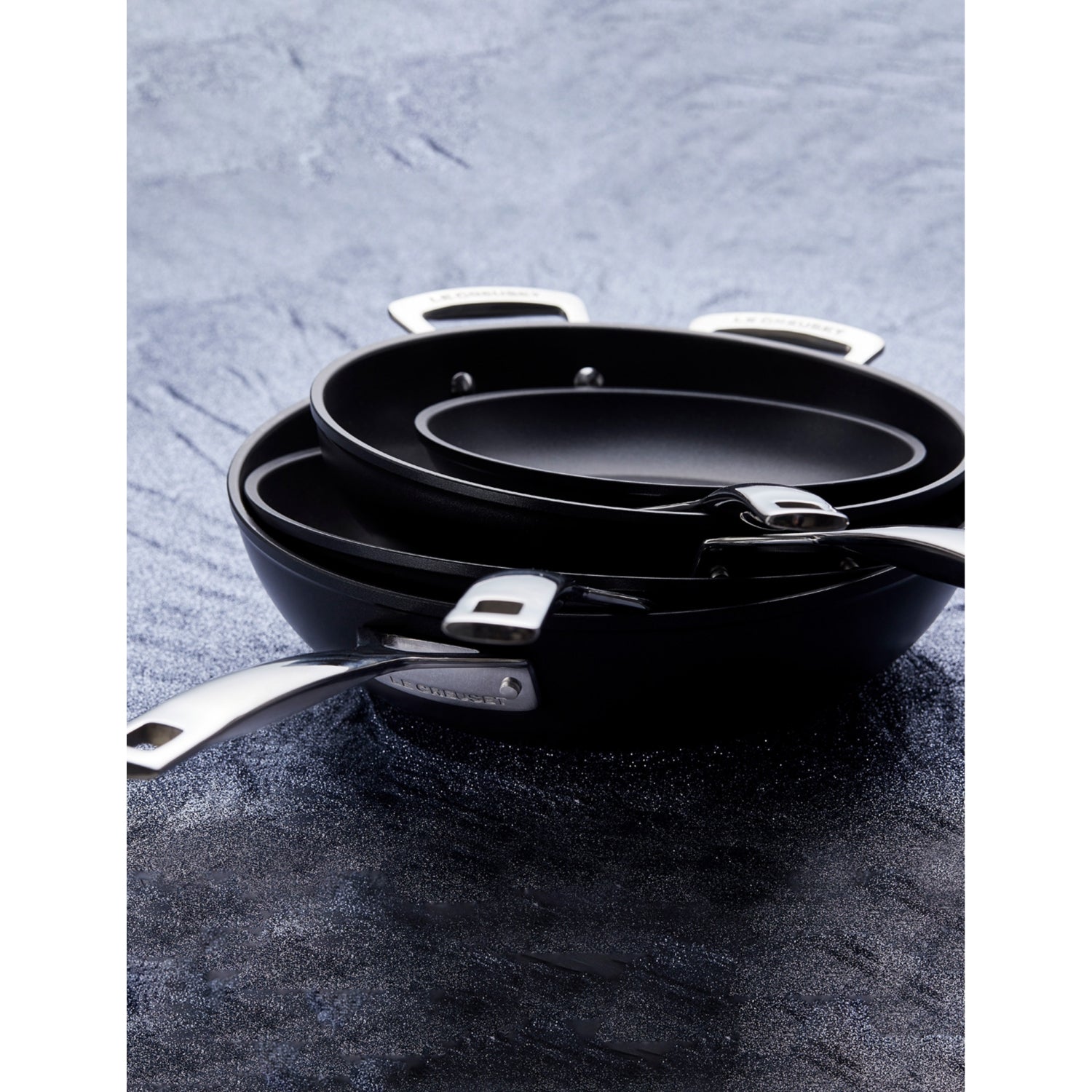 Le Creuset 30cm stir-fry pan with helper handle, UK version