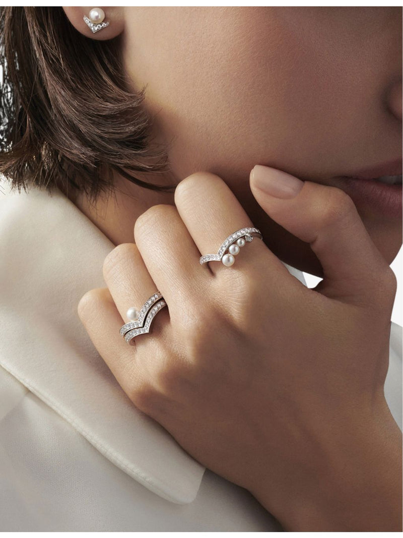 Chaumet Joséphine Aigrette 18ct white-gold and diamond ring, imported from the UK