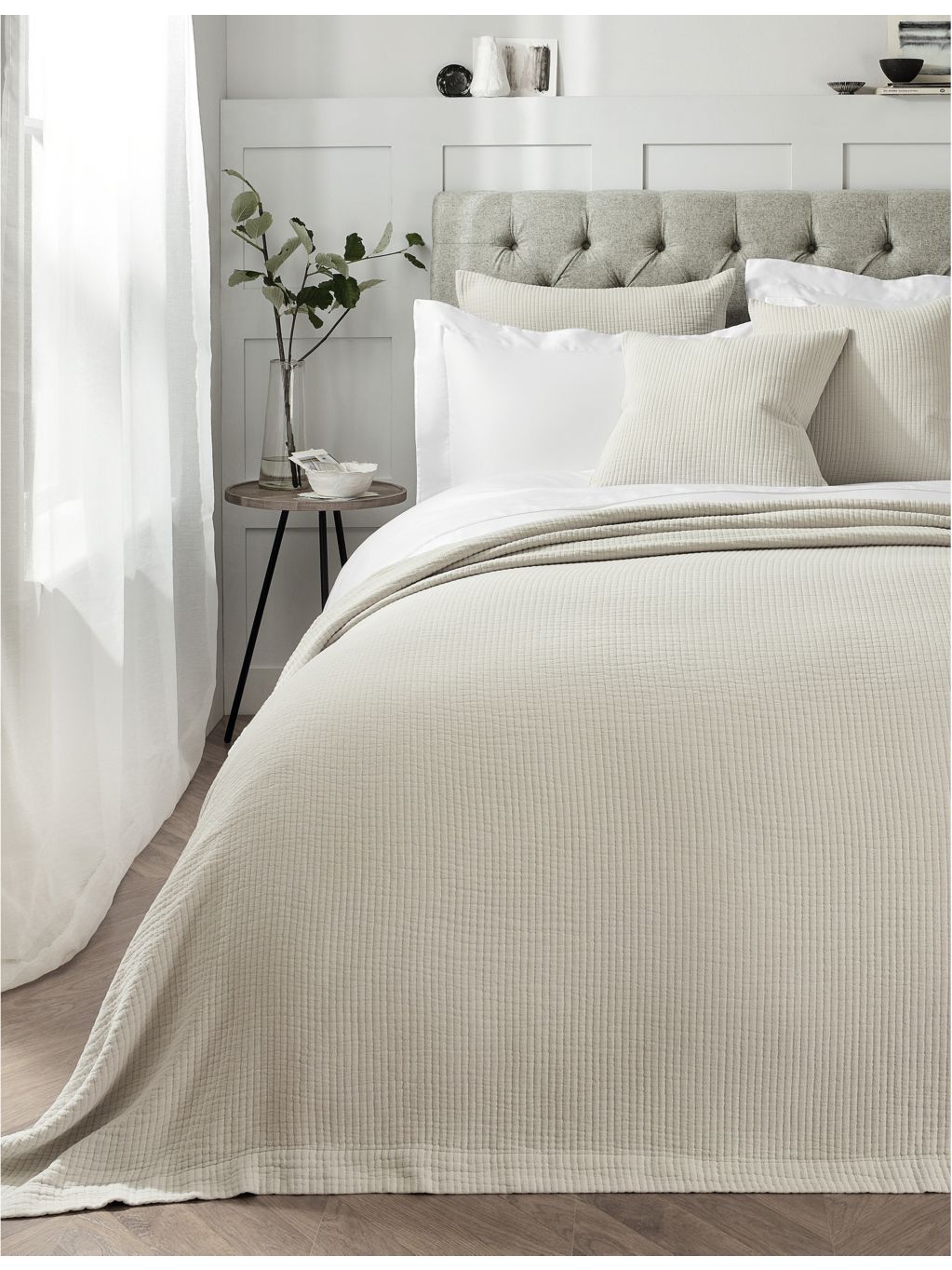 The White Company Florian double cotton bedspread (British brand)