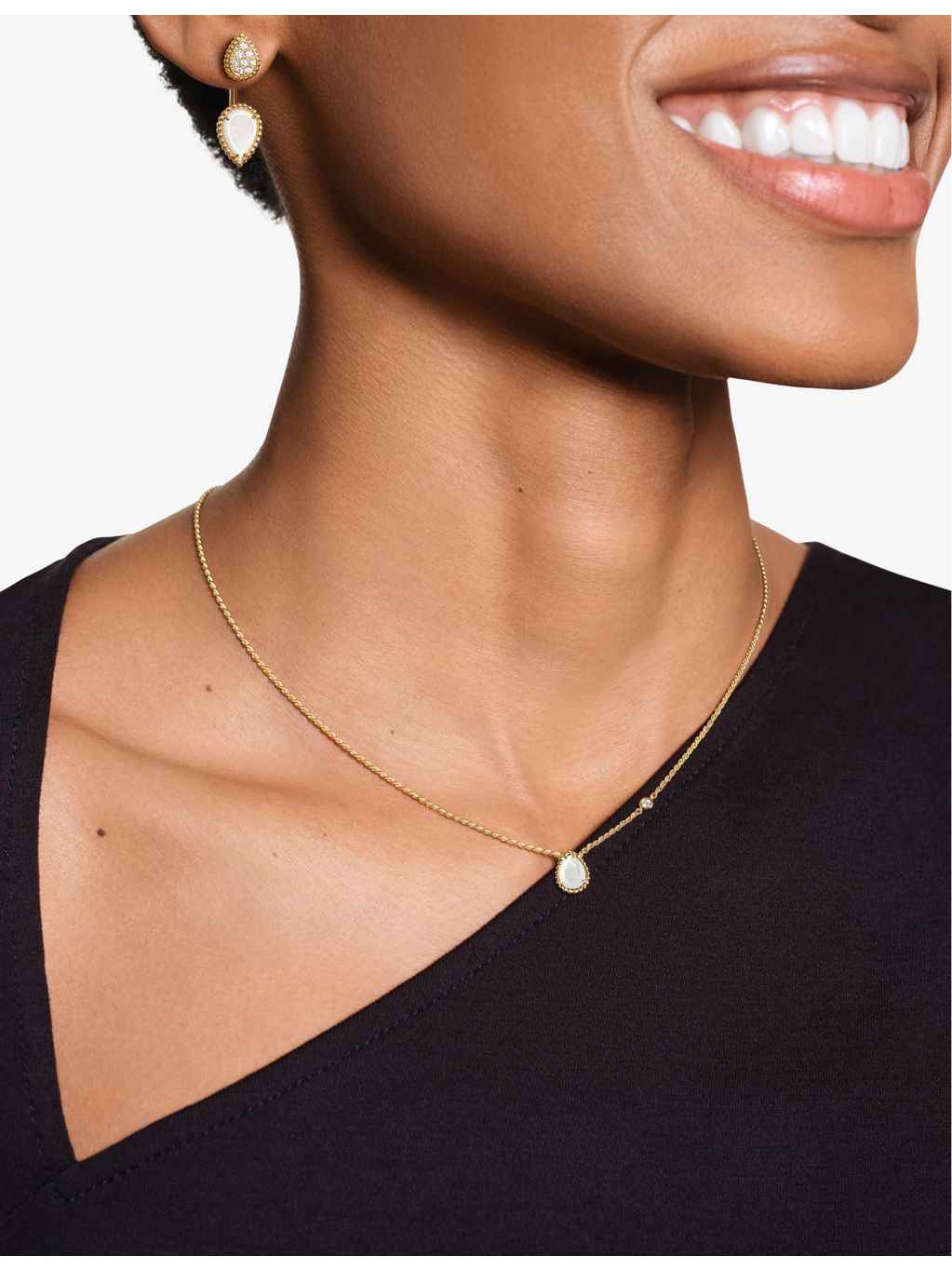 Boucheron Serpent Bohème 18ct yellow gold nacre blanche necklace - British product