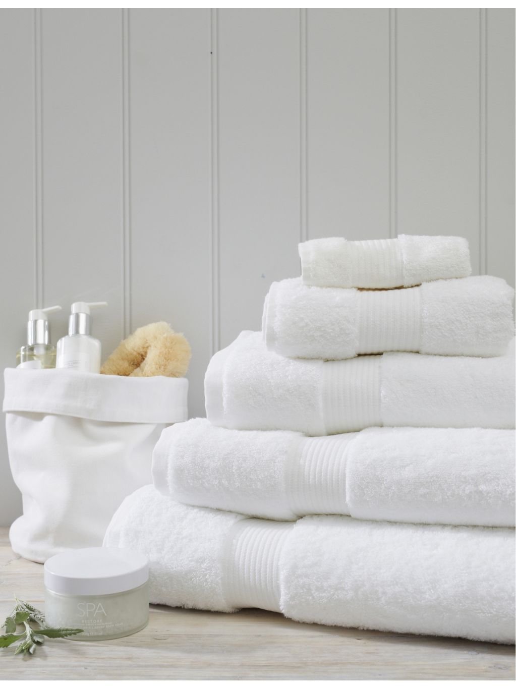 The White Company Egyptian cotton towel 180cm, imported from the UK