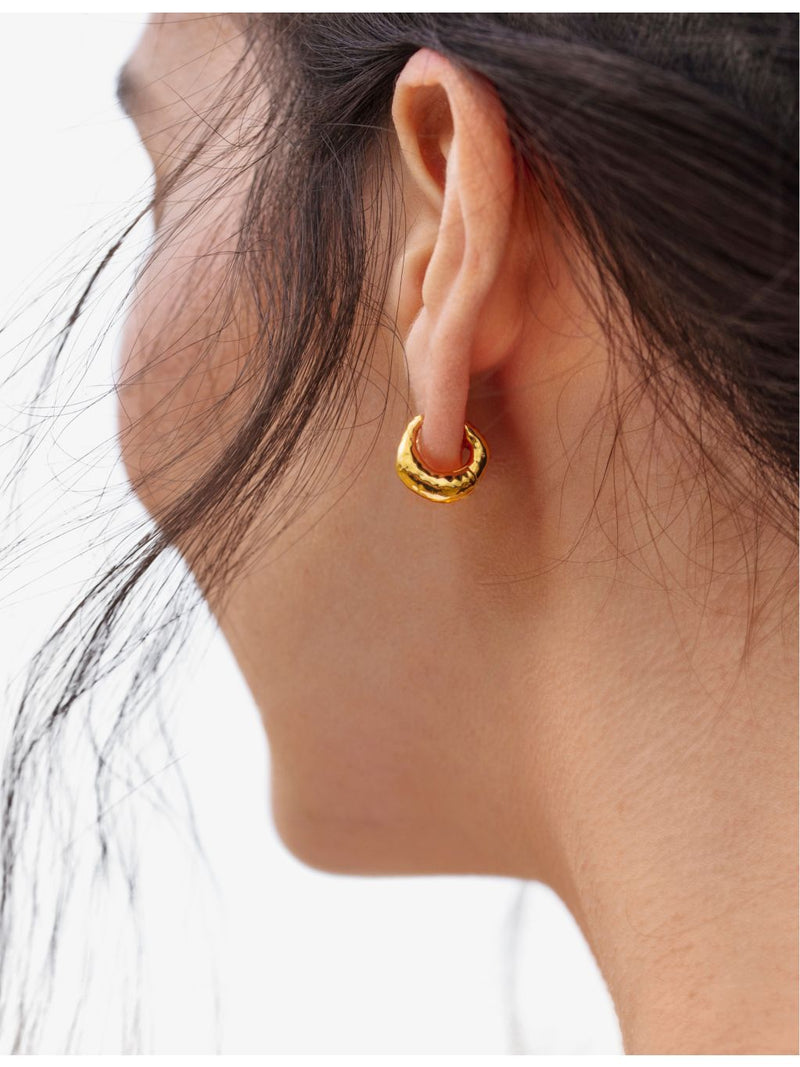Monica Vinader Deia 18ct gold-plated vermeil silver huggie earrings 1.3cm, UK version