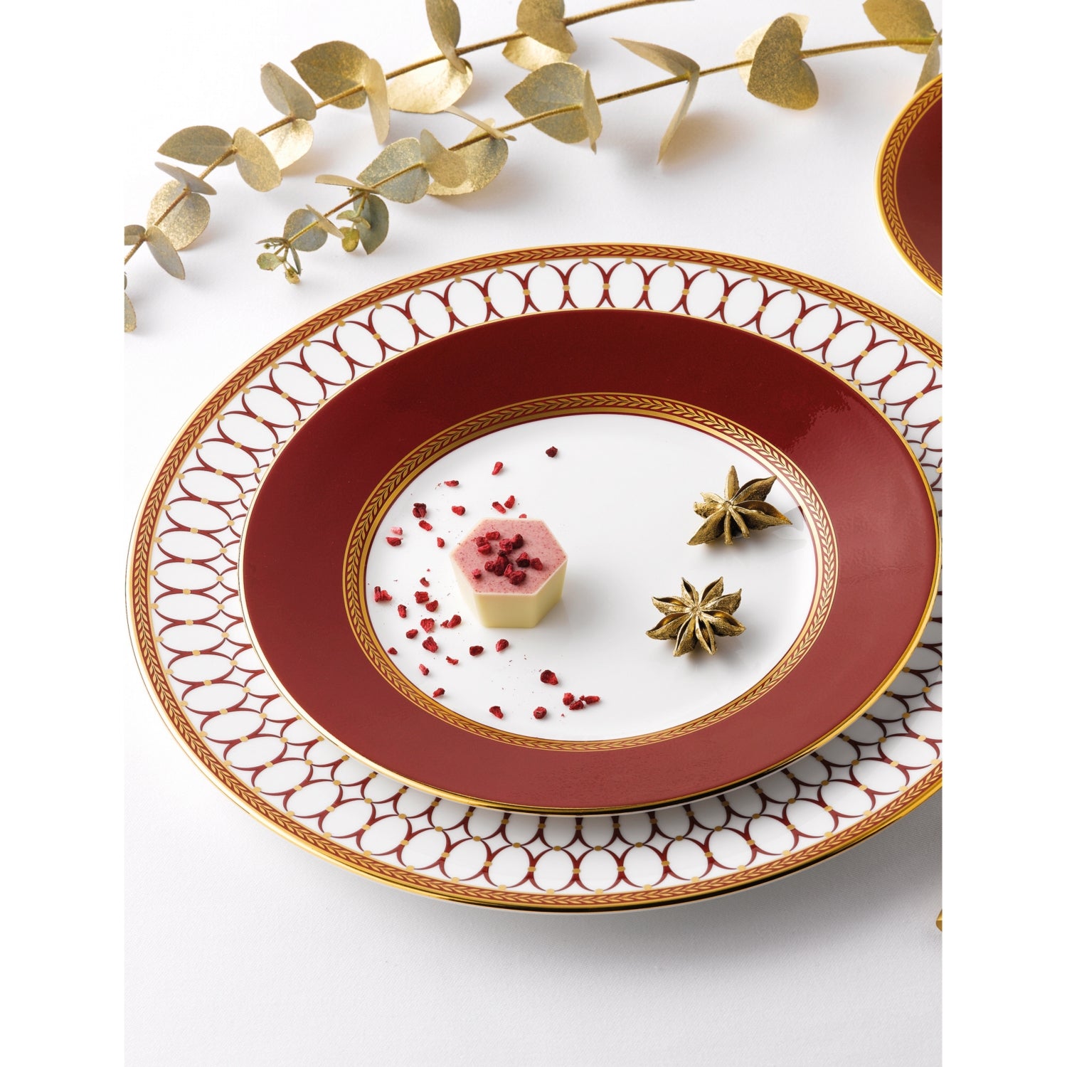 Wedgwood bone china plate Renaissance Red 18cm (British brand)