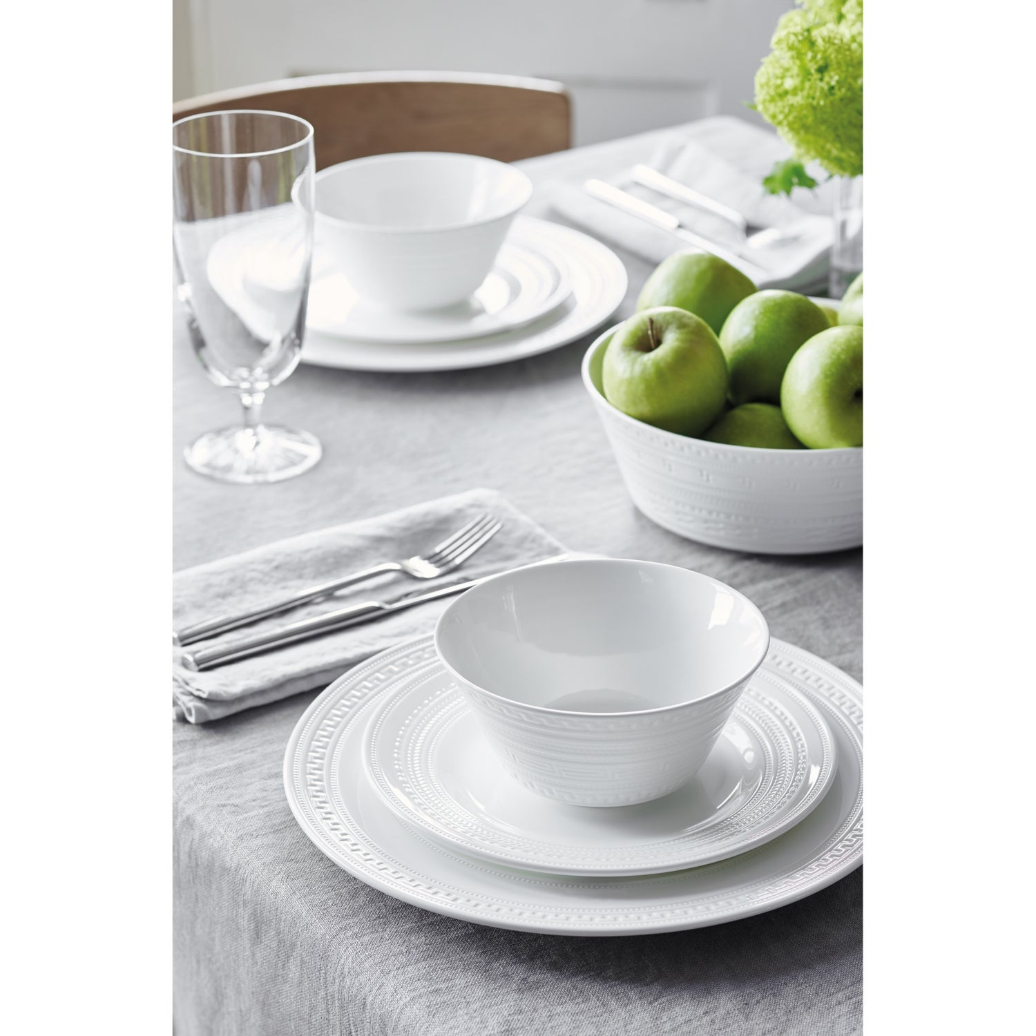 Wedgwood Intaglio bone china teacup and saucer set, 220ml (British brand)