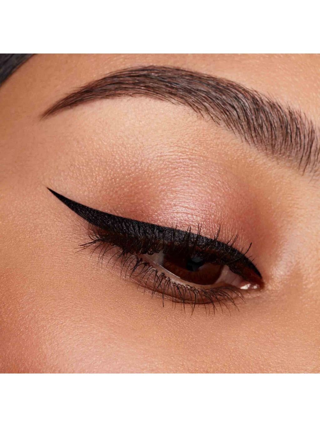 Kylie Cosmetics Kyliner Brush Tip liquid eyeliner 0.3ml, UK version