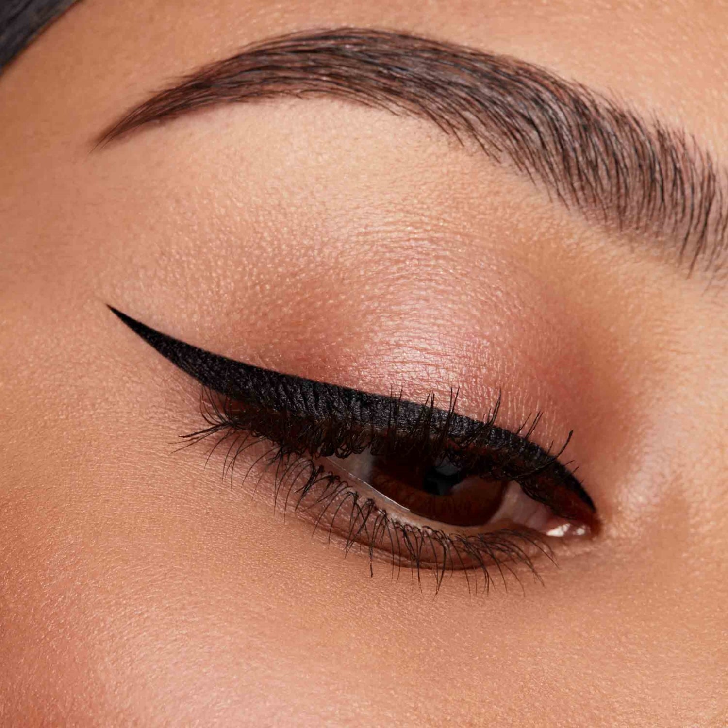 Kylie Cosmetics Kyliner Brush Tip liquid eyeliner 0.3ml, UK version