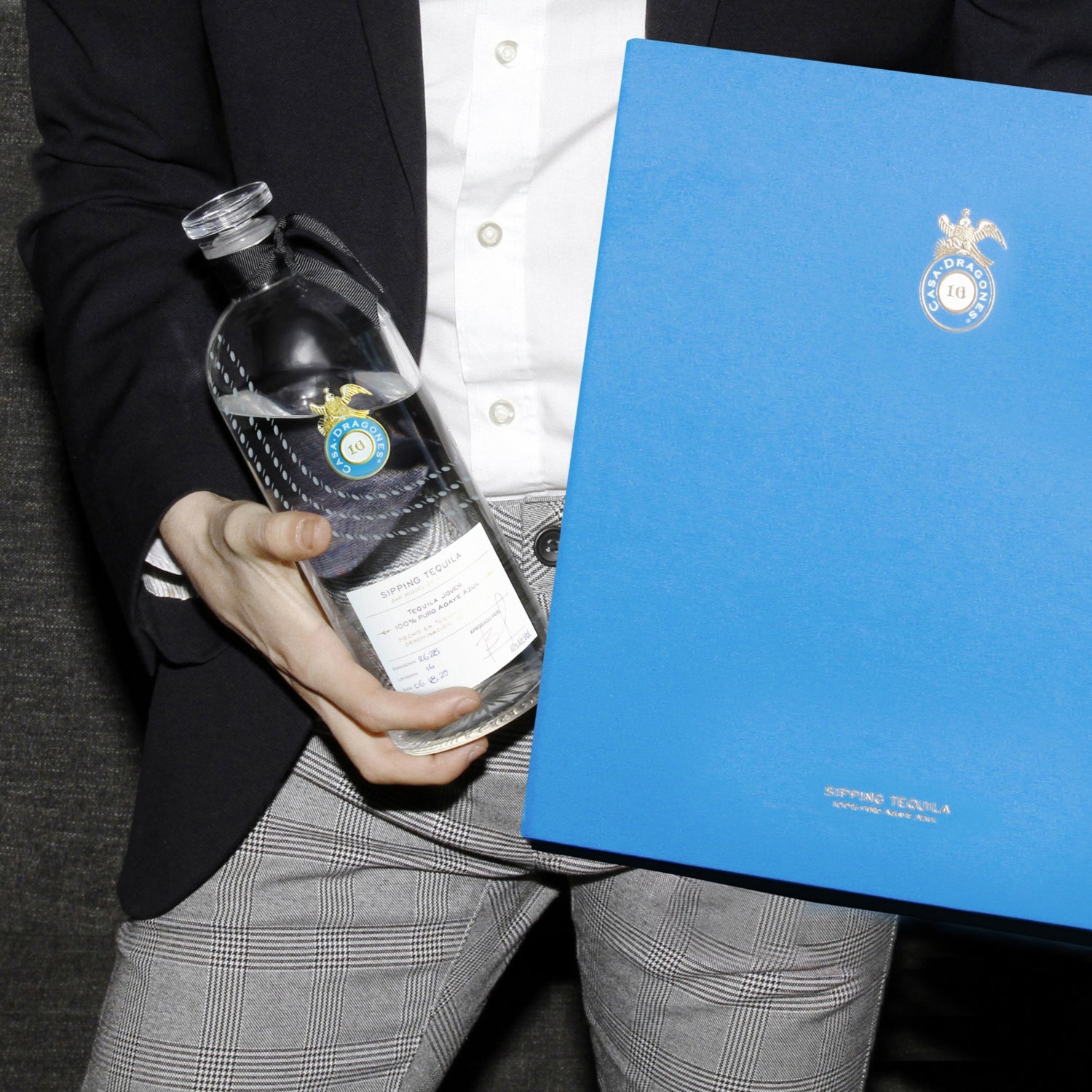 Casa Dragones Joven tequila gift set 700ml (British brand)