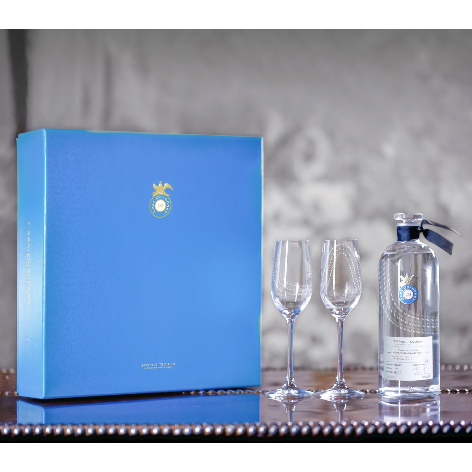 Casa Dragones Joven tequila gift set 700ml (British brand)