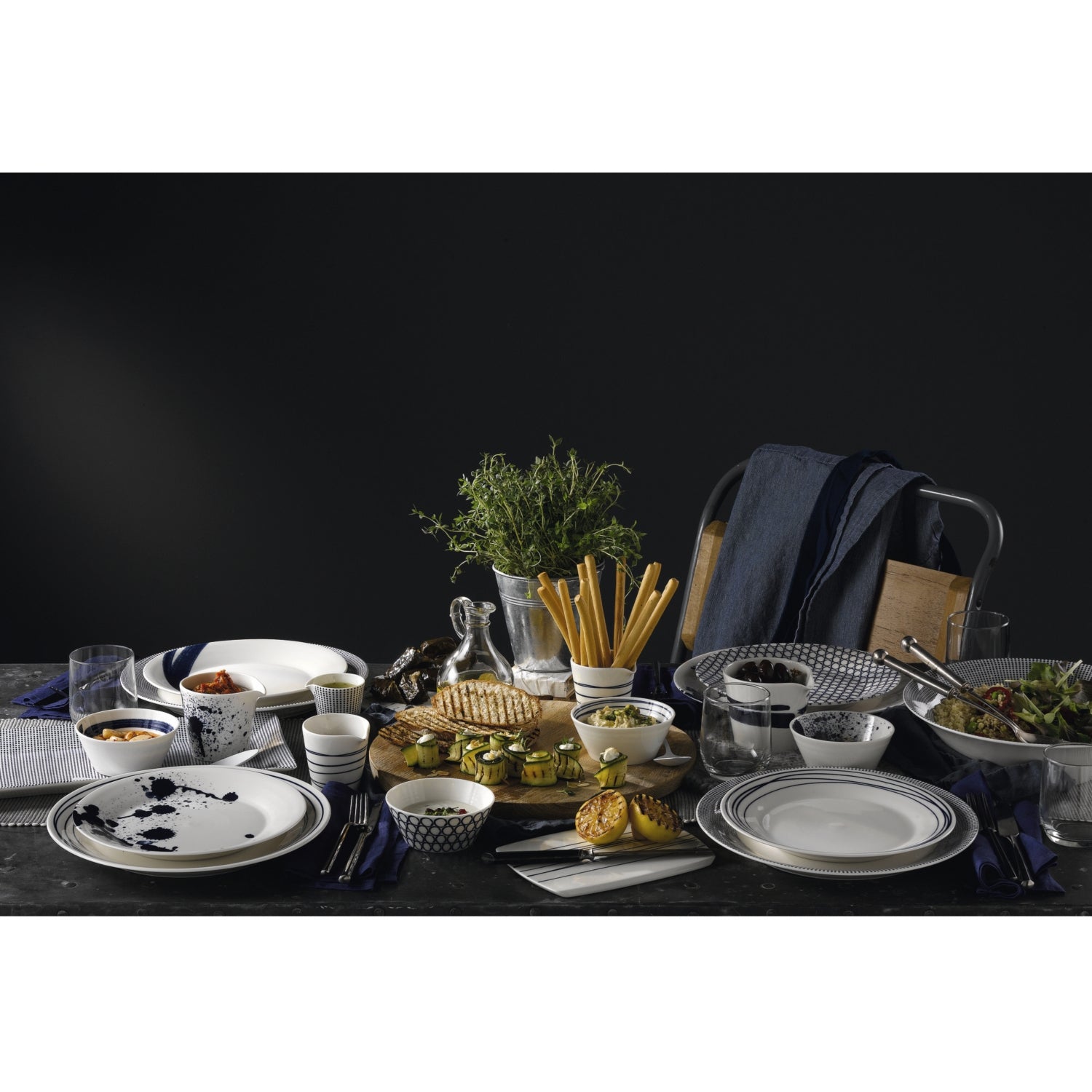 Royal Doulton Pacific mixed-print porcelain tableware set of 16, UK version