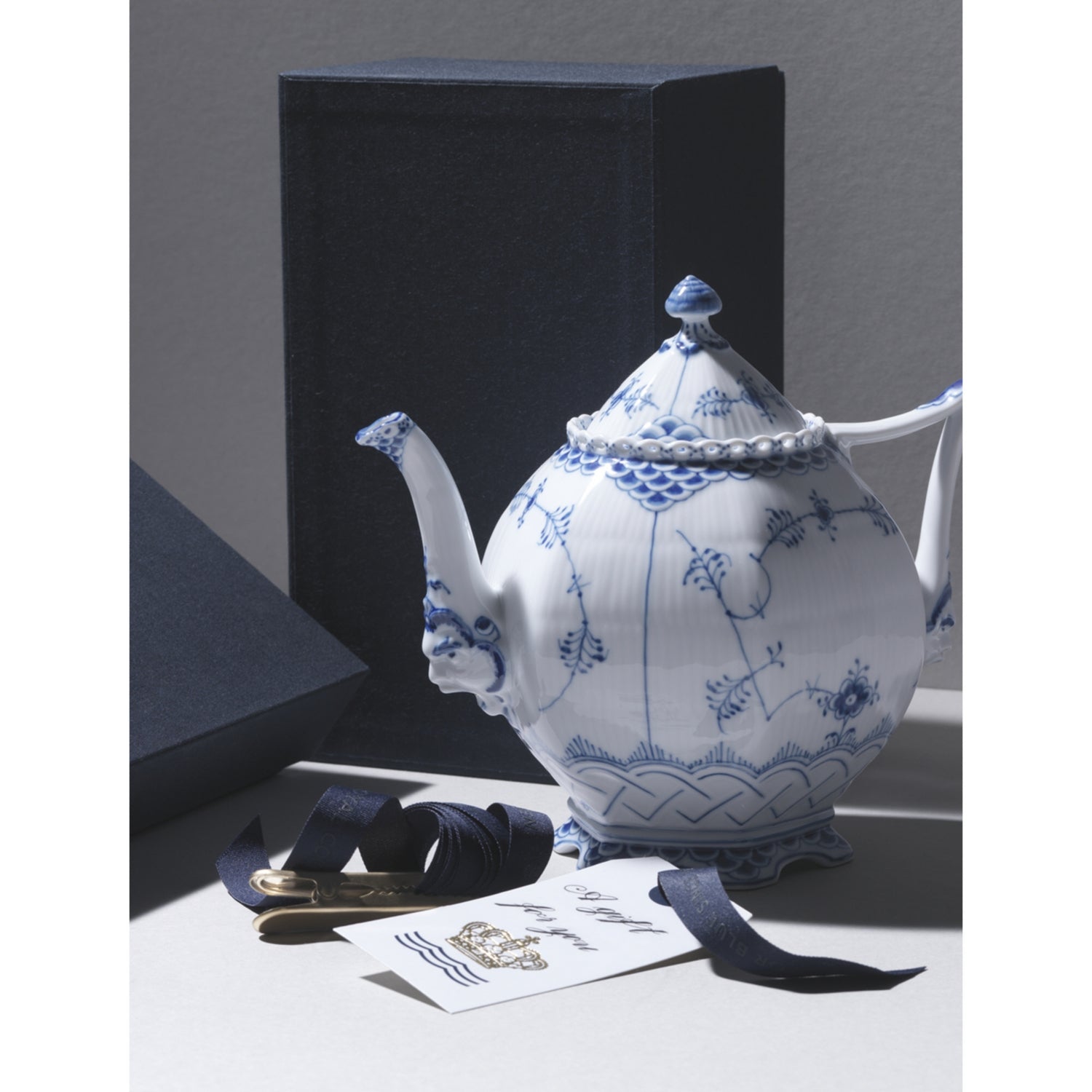Royal Copenhagen Blue Fluted Full Lace teapot 1L - British product
