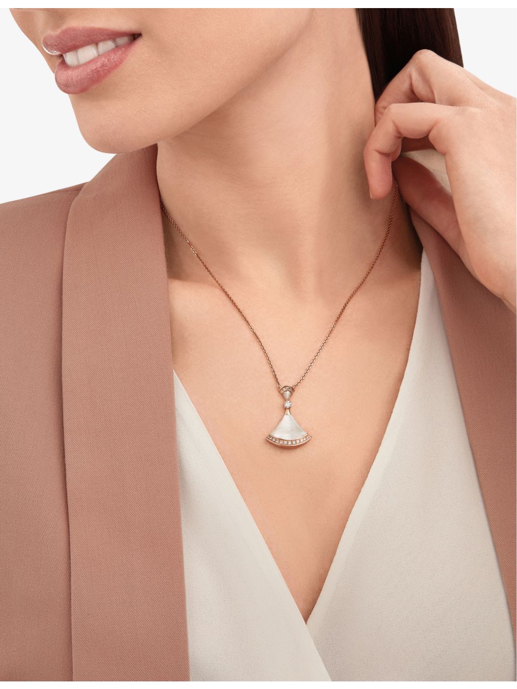 Bvlgari Diva's Dream rose gold diamond mother-of-pearl necklace, imported from the UK
