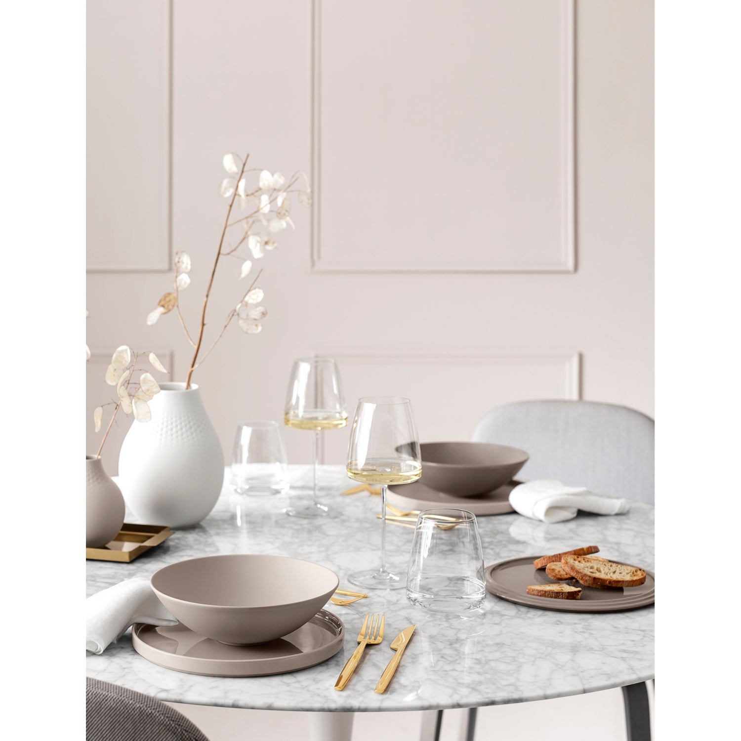 Villeroy & Boch La Boule stackable seven-piece porcelain set (British brand)