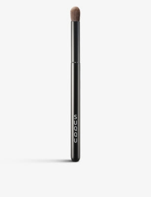 SUQQU eyeshadow brush R with synthetic bristles, imported from the UK