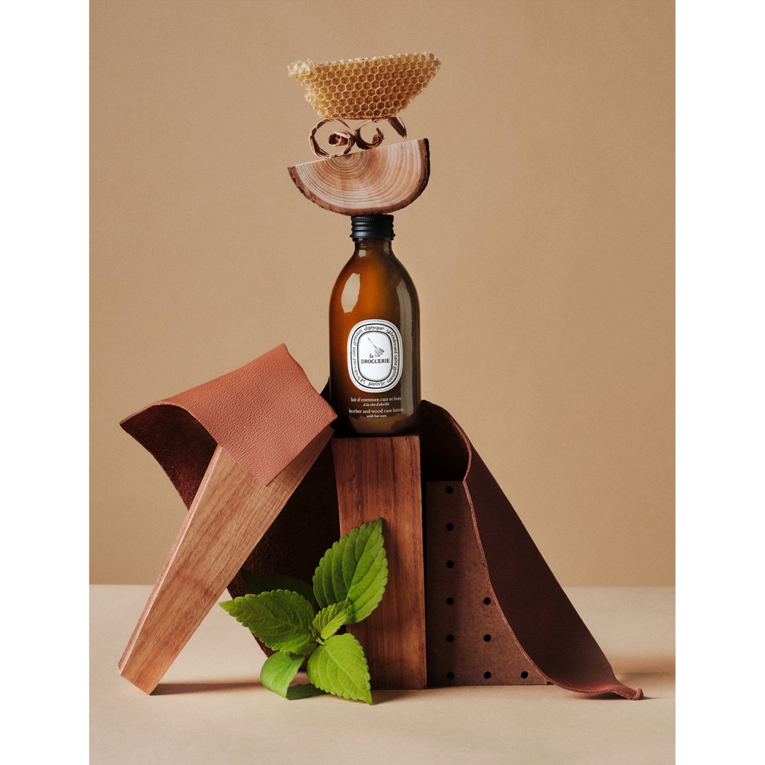diptyque leather and wood care lotion 250ml, UK version