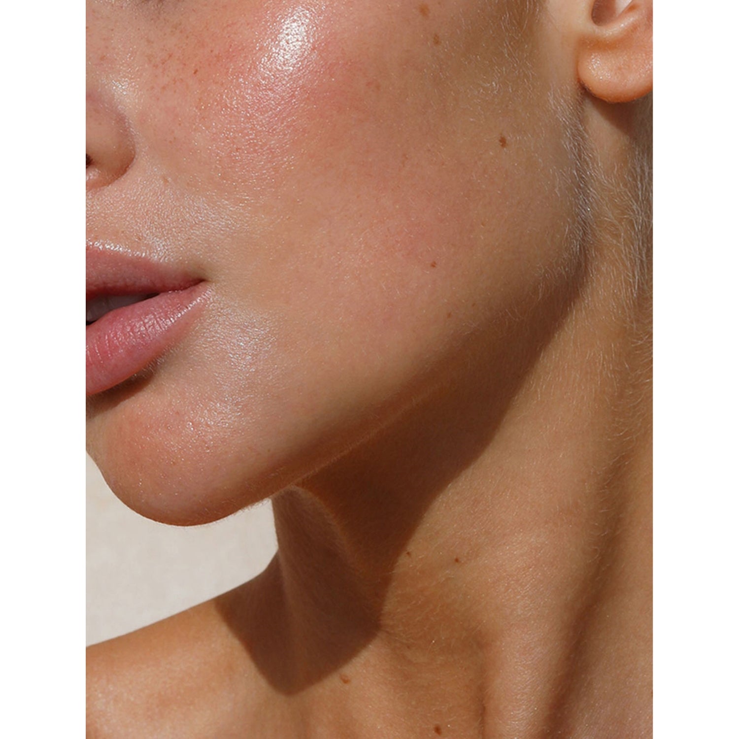 REFY face primer with roller applicator 40ml (British brand)