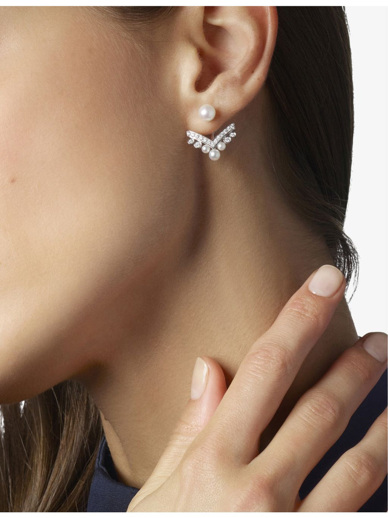 Chaumet Aigrette single pearl earring in white gold, imported from the UK