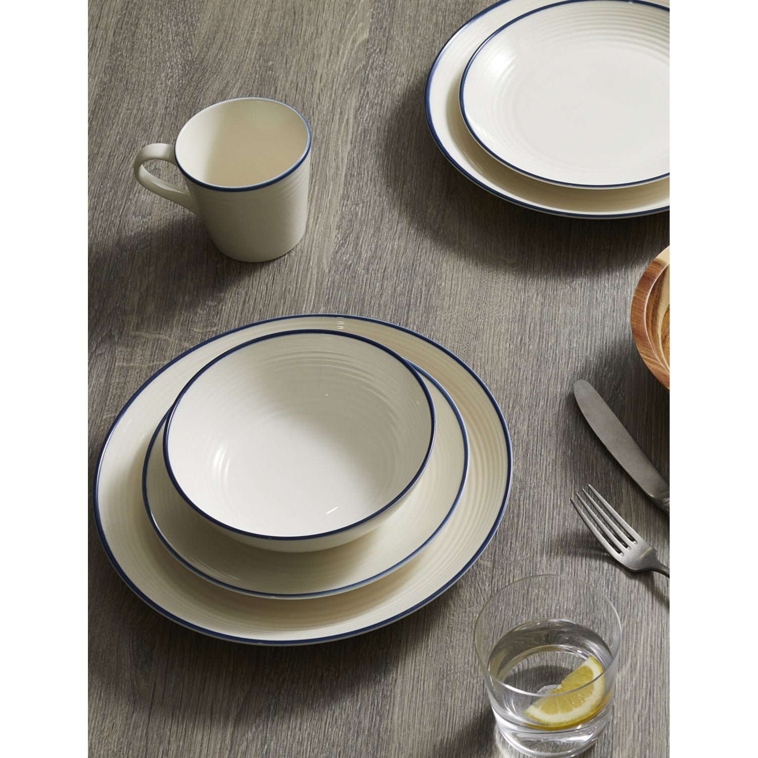 Gordon Ramsay Maze plate 22cm, imported from the UK