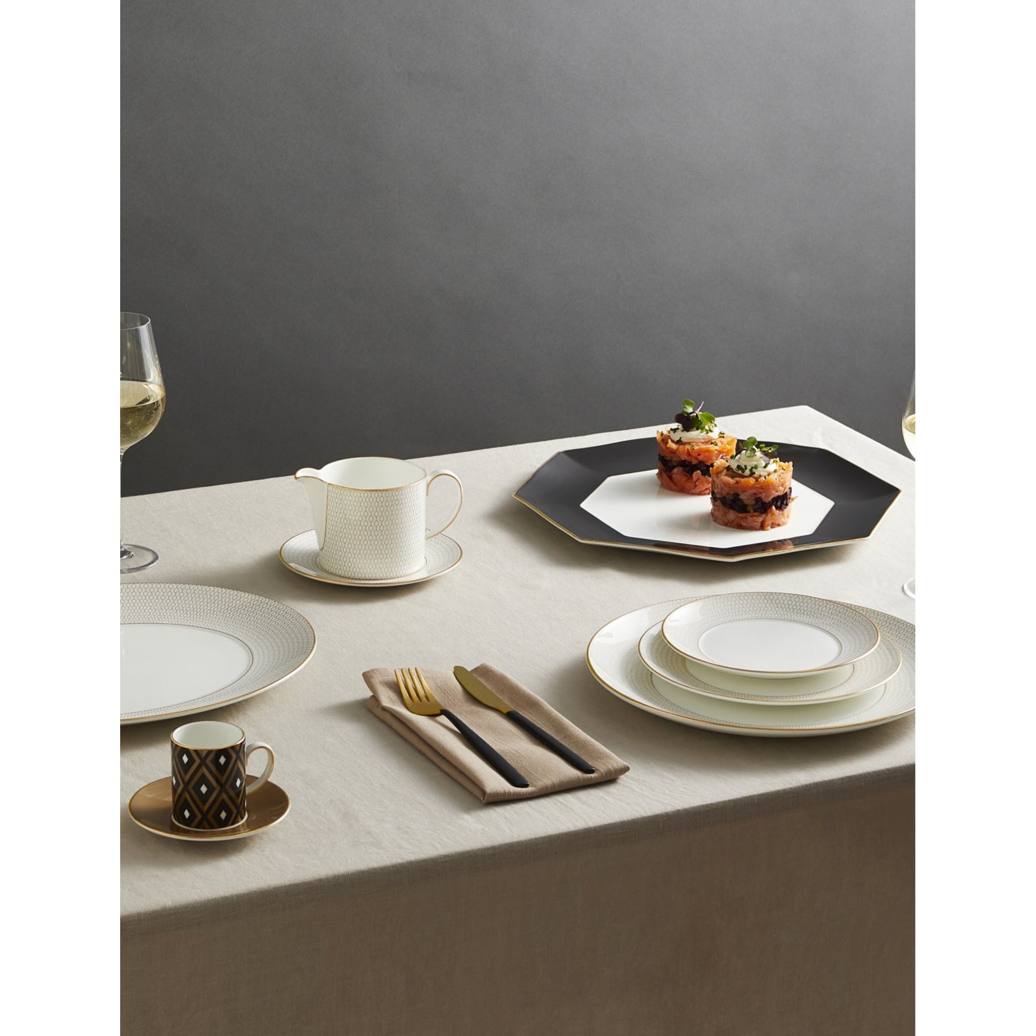 Wedgwood Gio Gold bone china 12-piece table set, imported from the UK