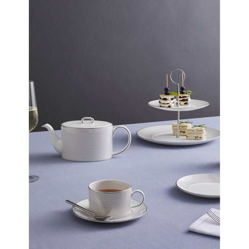 Wedgwood Gio Platinum bone china mug 10cm, UK version