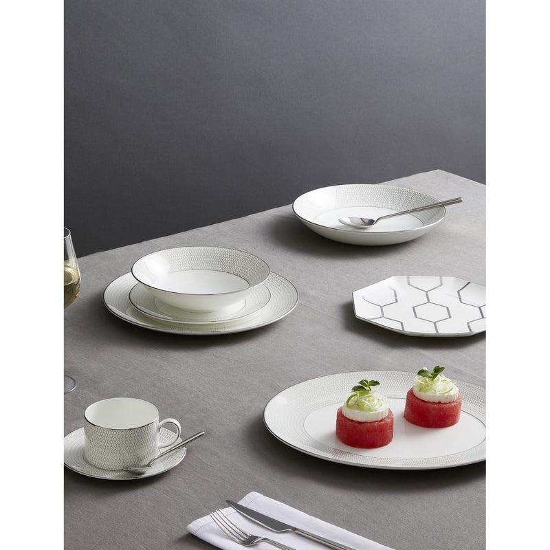 Wedgwood Gio Platinum bone china plate 28cm (British brand)