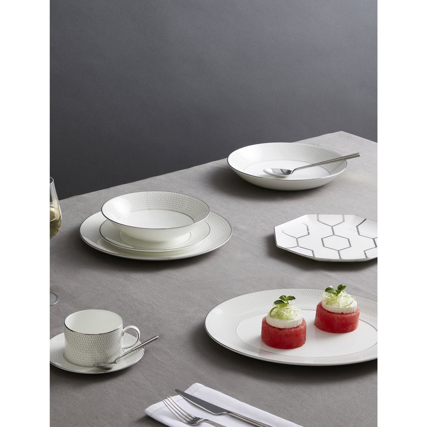 Wedgwood Gio Platinum bone china cereal bowl 20cm, UK version