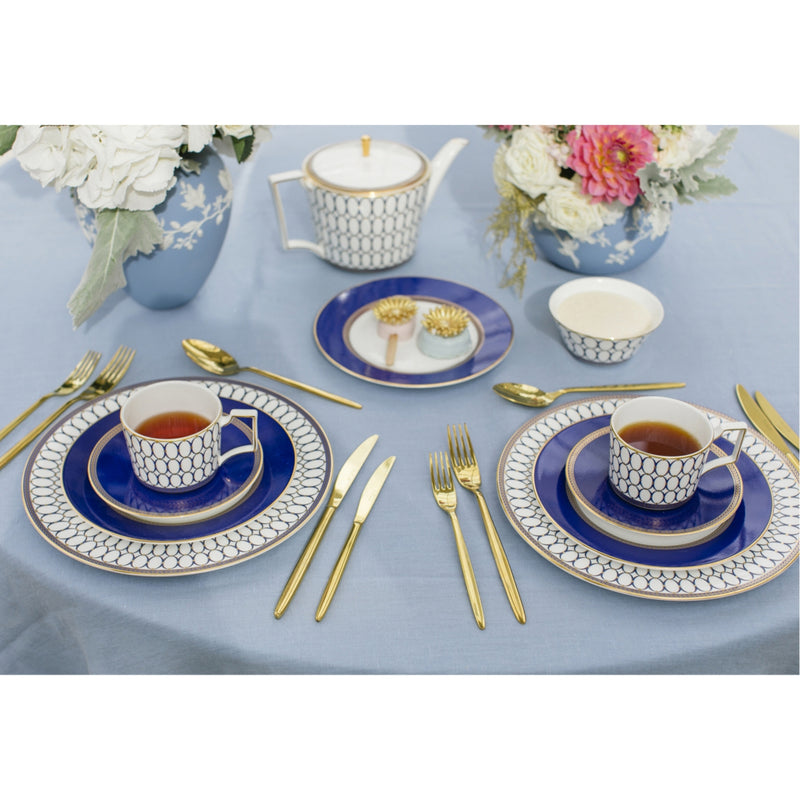 Wedgwood Renaissance Gold eight-piece dinner set - British product