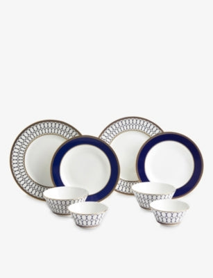 Wedgwood Renaissance Gold eight-piece dinner set - British product