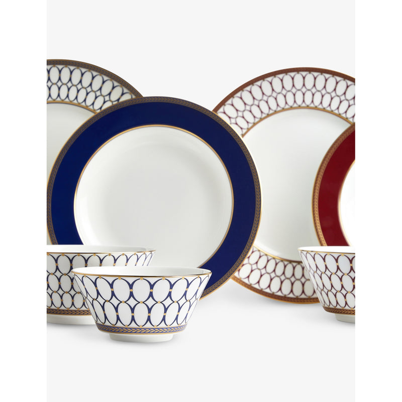Wedgwood Renaissance Gold eight-piece dinner set (British brand)