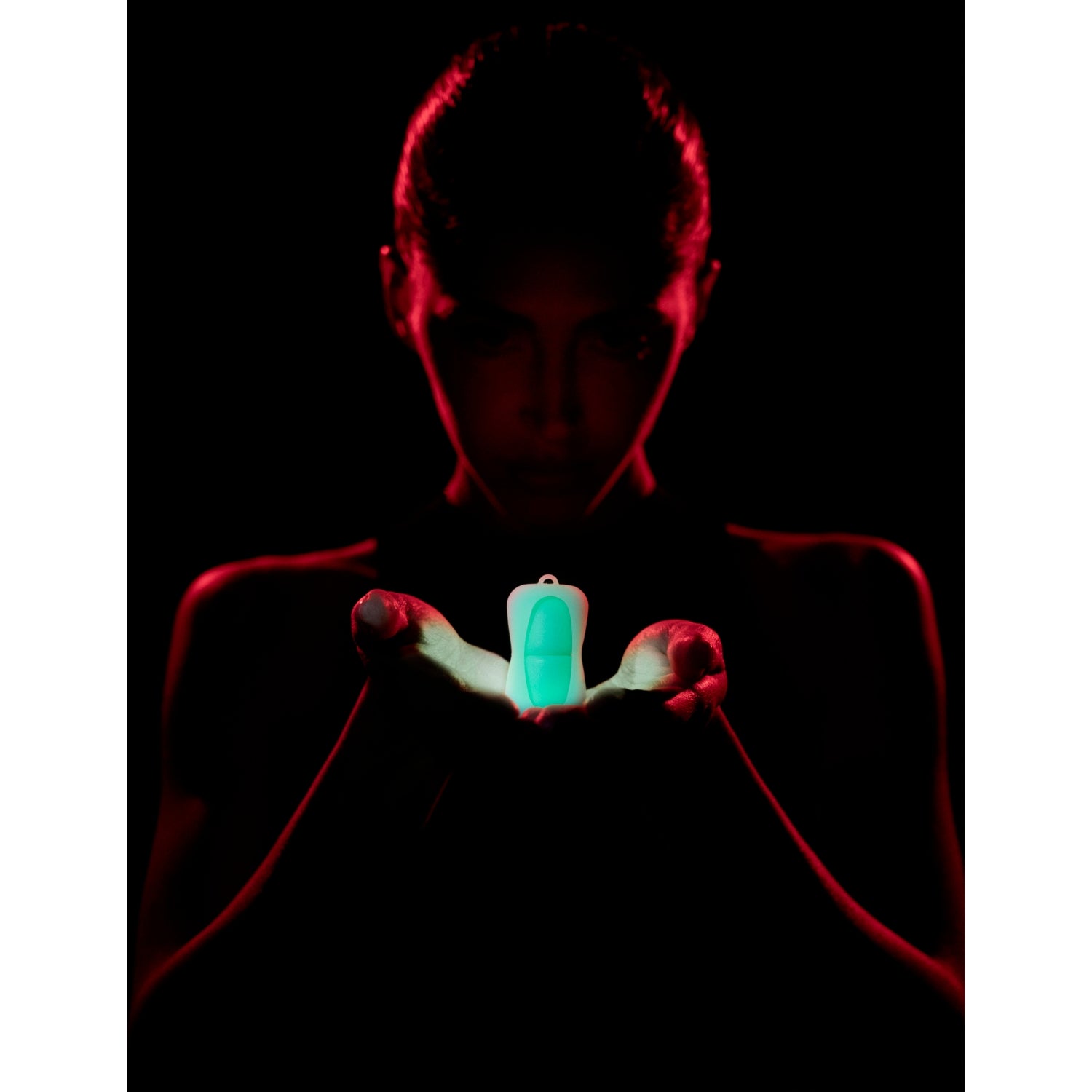 Simihaze Beauty Glow Case keychain with glow-in-the-dark panels (British brand)