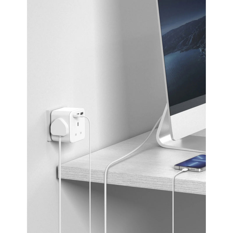 Momax OnePlug three outlet PD adapter white compact, UK version