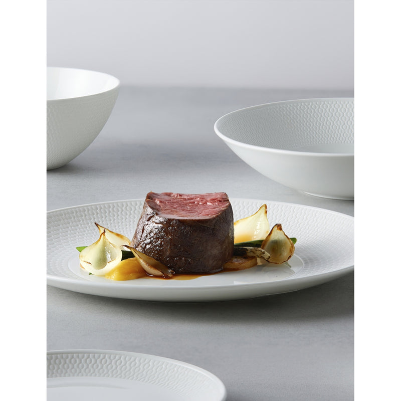Wedgewood Gio textured bone china dinnerware set 12-piece, UK version