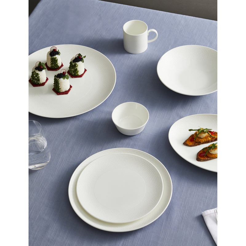 Wedgewood Gio textured bone china dinnerware set 12-piece, UK version