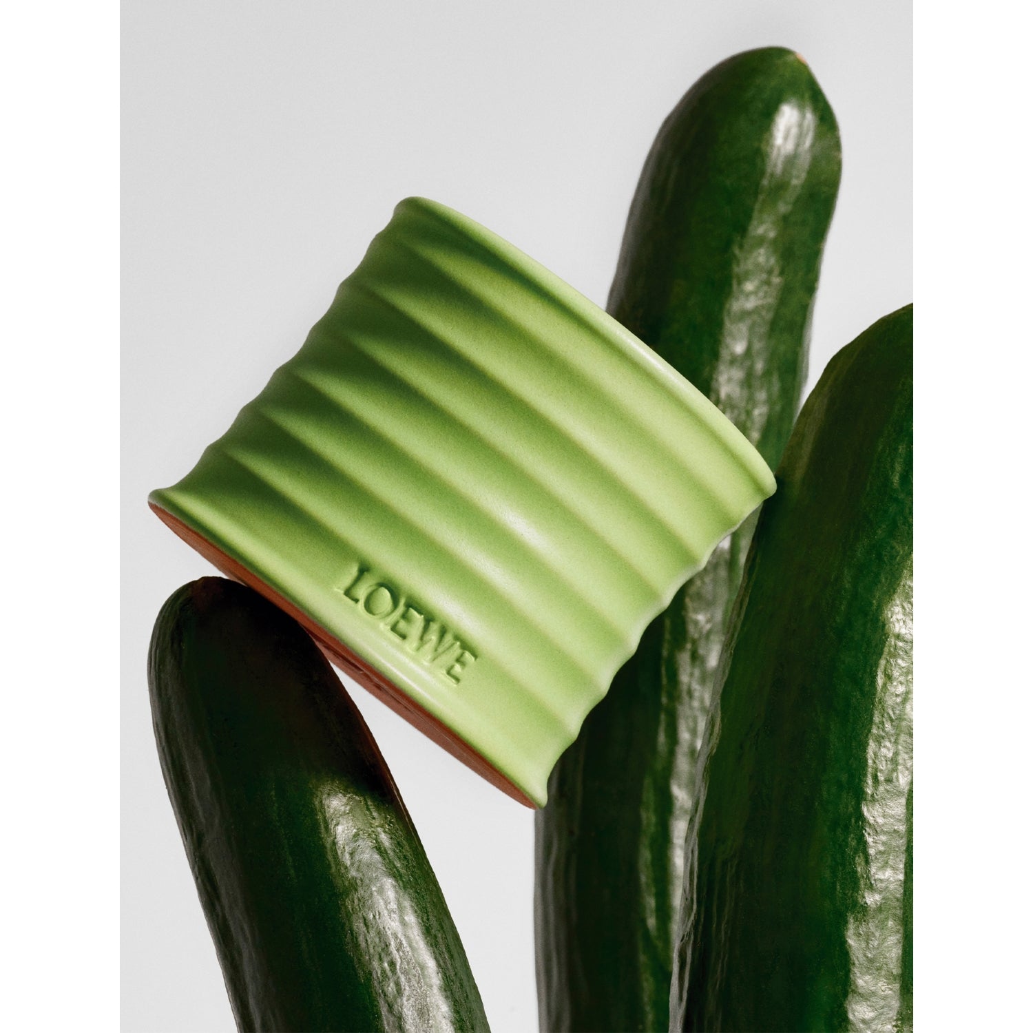Loewe cucumber scented candle 170g, imported from the UK