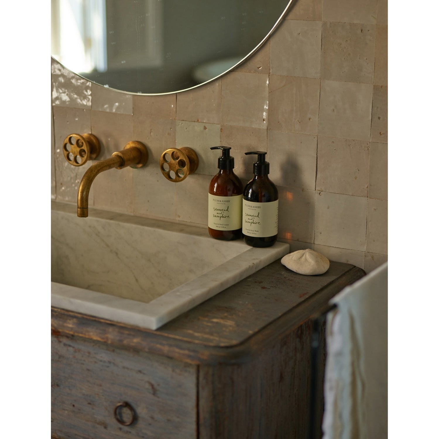 Plum & Ashby Seaweed & Samphire hand and body lotion 300ml, UK version