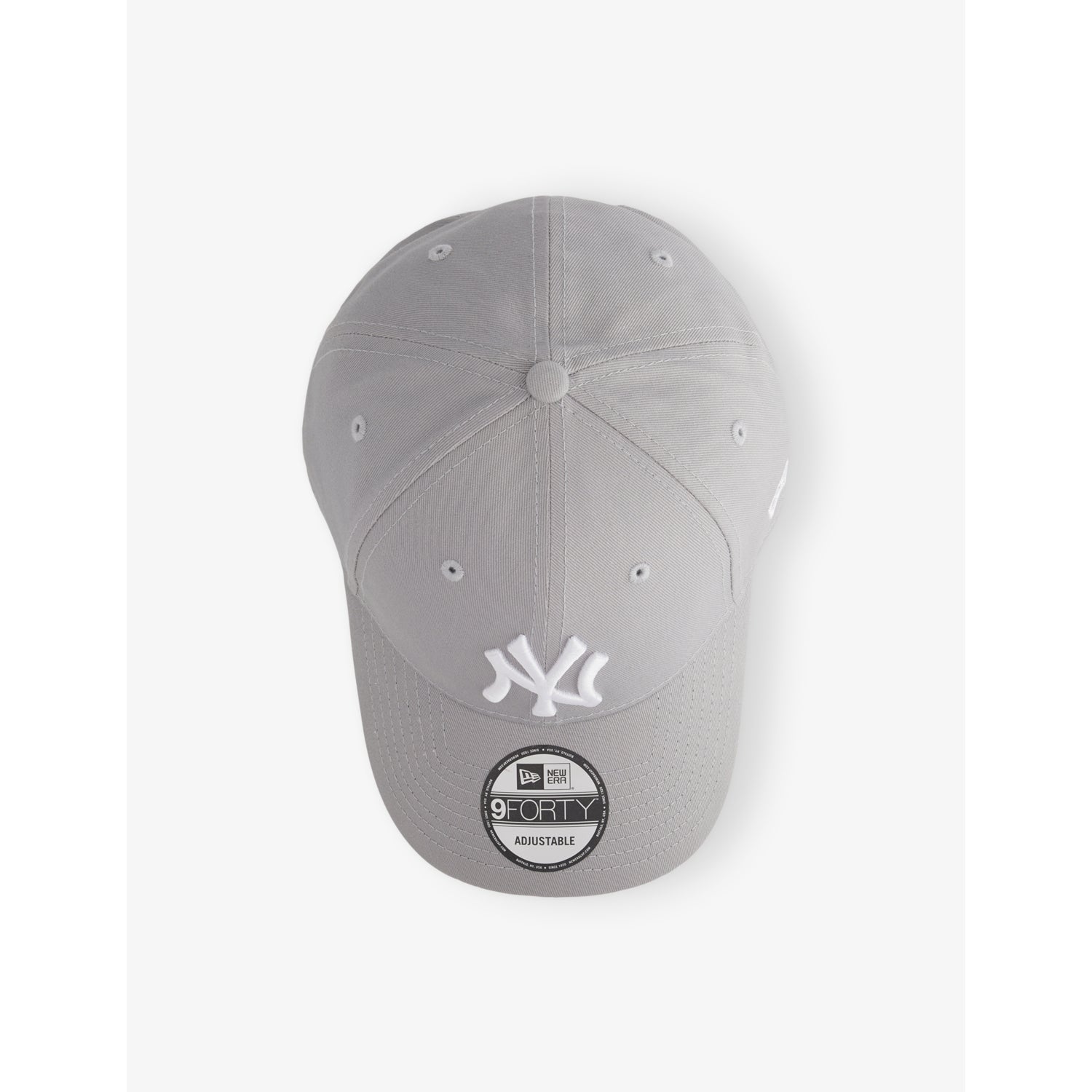 New Era New York Yankees 9FORTY baseball cap, imported from the UK