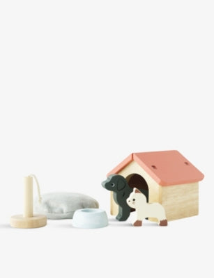 Le Toy Van wooden pet set with dog and cat (British brand)