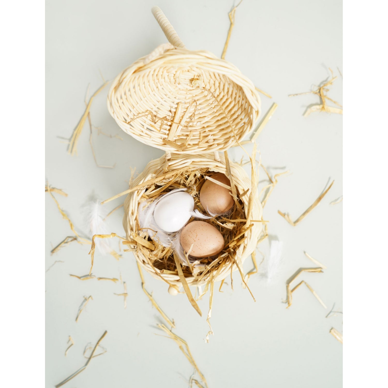Le Toy Van wooden egg crate with 6 eggs, UK version