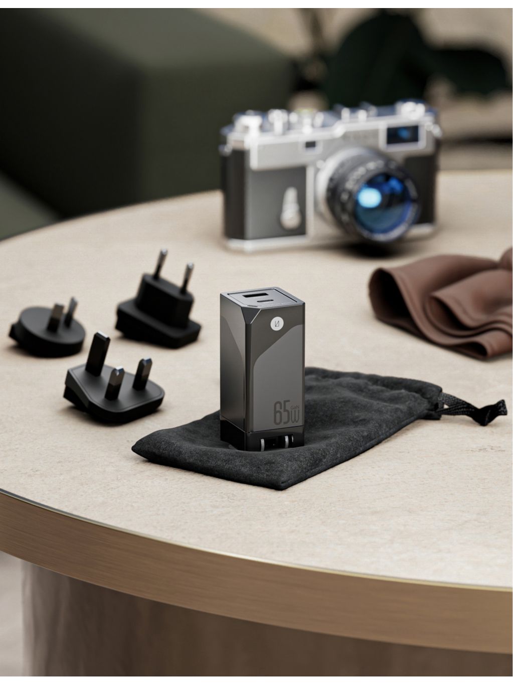 Lunar Artefacts travel adapter 65W - British product